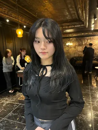 ロング カラー レイヤー/ハッシュ/ ウルフ/透明感カラーのヘアスタイル