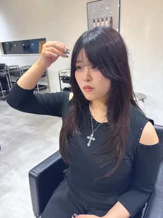 ロング 滑川 吏音のヘアスタイル