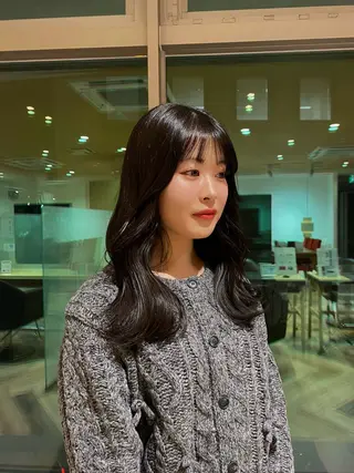 ミディアム カラー Yamada Ami🪐のヘアスタイル