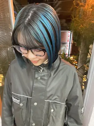 ミディアム カラー qiie ブリーチ ハイライトのヘアスタイル