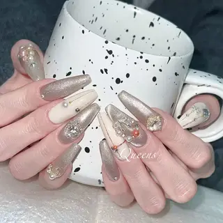 ネイル Queens 榊 まおのネイルデザイン