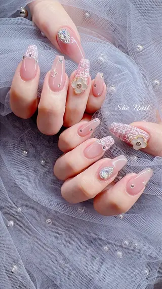 ネイル She   Nail所属・ISA_ BELLAのネイルデザイン