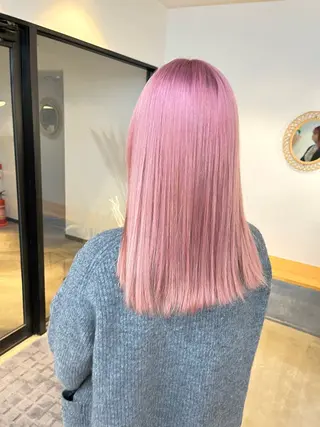 セミロング カラー ハイトーンカラ ー/小川のヘアスタイル