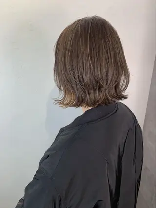 セミロング カラー _WHITE 高槻のヘアスタイル