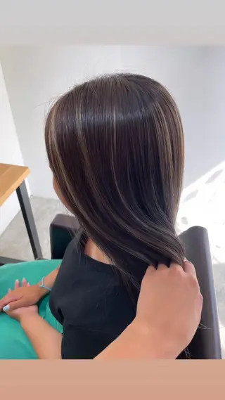 セミロング カラー 艶カラー/ハイトーン Anjuのヘアスタイル