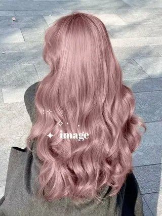 ロング カラー 🖤ハイトーン× レイヤー🖤SARAのヘアスタイル