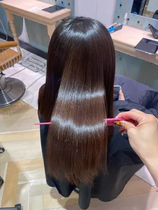 セミロング 髪質改善　縮毛の達人 矢井由真のヘアスタイル