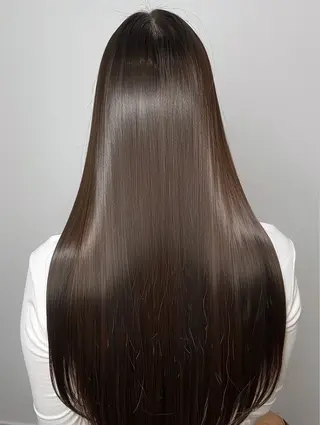 ロング 保子 祐里香のヘアスタイル