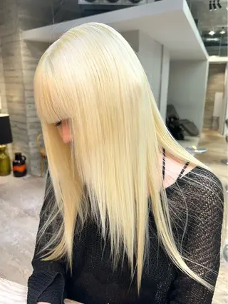 ロング 抜きっぱなしブロンド ササキカズマのヘアスタイル