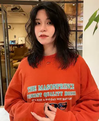 ミディアム カラー ファッションに 溶け込むstyleのヘアスタイル