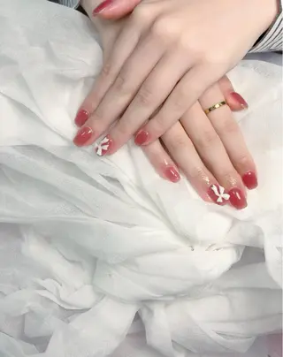 ネイル pink ladyサロン所属・べ にのネイルデザイン