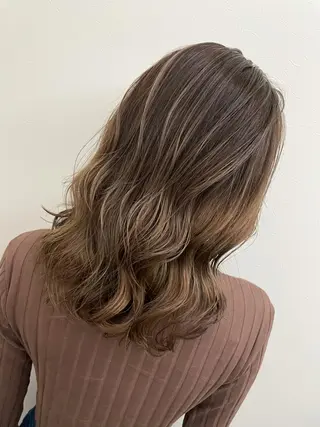 ミディアム TotalBeautysalonCURE所属・CURE 朱梨のネイルデザイン