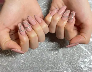 ネイル VIERU 🌈🎀💖のネイルデザイン