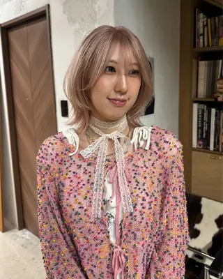 カラー amy.所属・amy.館澤 鮎奈のヘアスタイル