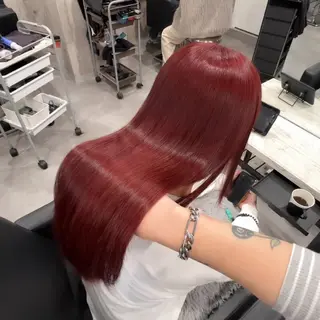 ロング カラー _WHITE +南海難波所属・YUMI YUMIのヘアスタイル