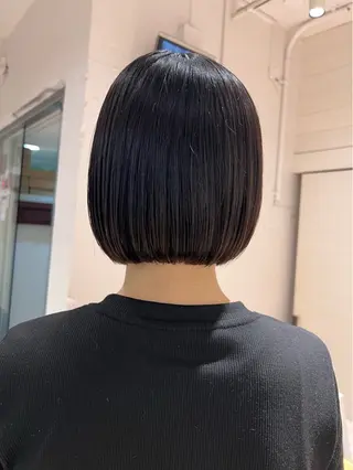 ミディアム karin🌛ボブ／ 透明感たっぷりカラーのヘアスタイル