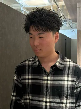 ショート パーマ メンズ 金山駅前/メンズ パーマ/真柄 恒輝のヘアスタイル