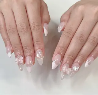 ネイル Shis_🦄shi 韓国風キラキラネイルのネイルデザイン