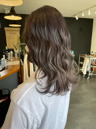 セミロング カラー 韓国レイヤー髪質改善 💫Tomoya💫のヘアスタイル