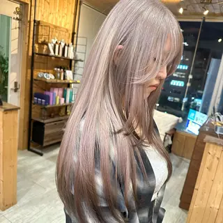 ロング 韓国レイヤー外国人風 透明感カラー髪質改善のヘアスタイル