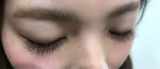 マツエク・マツパ 保子 祐里香のヘアスタイル