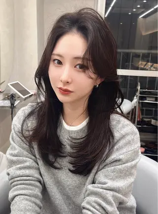 セミロング カラー 韓国ハッシュカット/ 新宿/髪質改善/岡崎のヘアスタイル