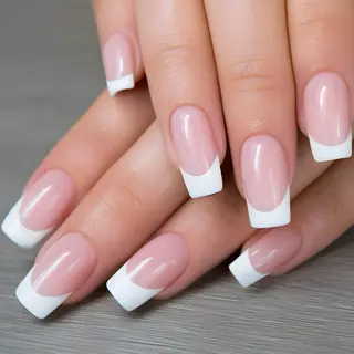 ネイル VALLA NAIL ACADEMY恵比寿校所属・友田 麻美のネイルデザイン