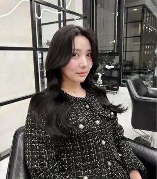 ロング カラー 佐伯 鼓乃美のヘアスタイル