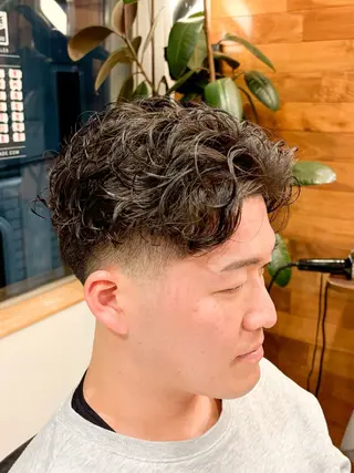 ショート パーマ メンズ DAD BARBERSHOP所属・三宮メンズカット ヨシイッキのヘアスタイル