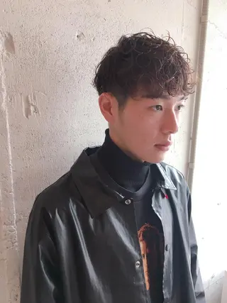 パーマ メンズ Fuuu《フゥ》所属・シノザキ シンゴのヘアスタイル