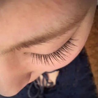 マツエク・マツパ 菅野 美咲のヘアスタイル