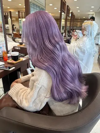 ロング カラー 池田凛/ ハイトーンカラーのヘアスタイル