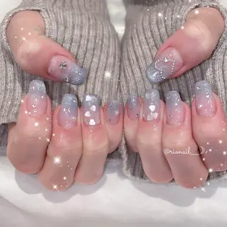 ネイル 𝘙𝘪𝘰𝘯𝘢 ...🕯🤍のネイルデザイン