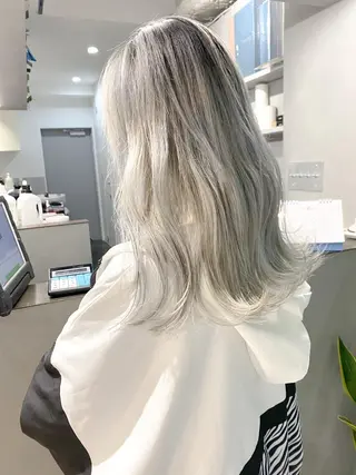 セミロング カラー ヘアアレンジ #ブリーチカラー Akihoのヘアスタイル