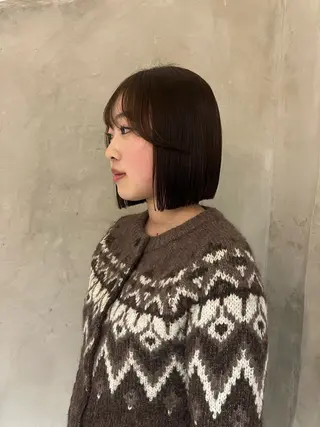ミディアム effect横浜所属・切りっぱなしボブ/ 艶カラー/綾莉のヘアスタイル