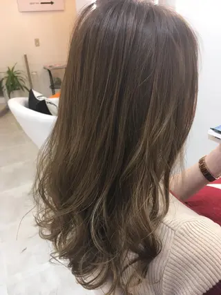 セミロング カラー 髪質改善 中川　翔のヘアスタイル