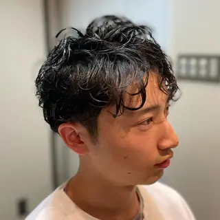 ミディアム パーマ メンズ ヨリソイhair salon所属・浦添メンズ 経験20年／のヘアスタイル