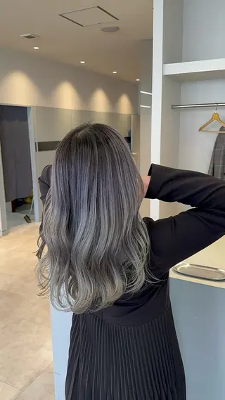 セミロング 🫧ペール系カラー /デザイン秀喜🫧のヘアスタイル