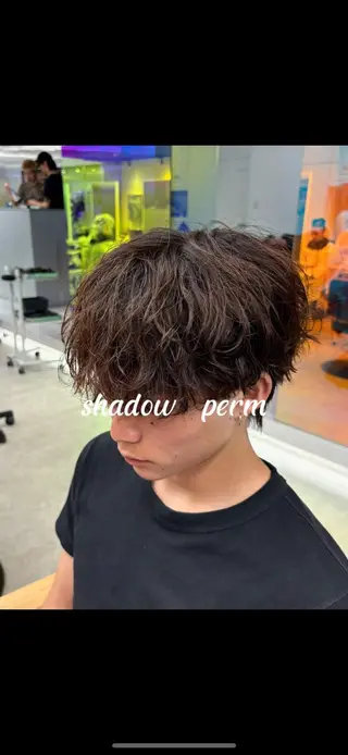 ショート カラー パーマ メンズ シャドウパーマ/ ルーズパーマ/メンズのヘアスタイル