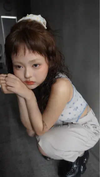 セミロング カラー パーマ hinata/ ハイトーンカラー🪽のヘアスタイル