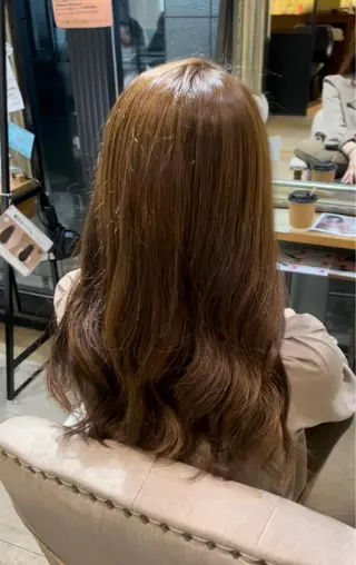 セミロング カラー SINCE【シンス】所属・Hika.ハイトーン 髪質改善🩵ᩚ🫧のヘアスタイル