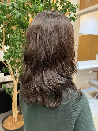 ロング 村中 逸紀のヘアスタイル