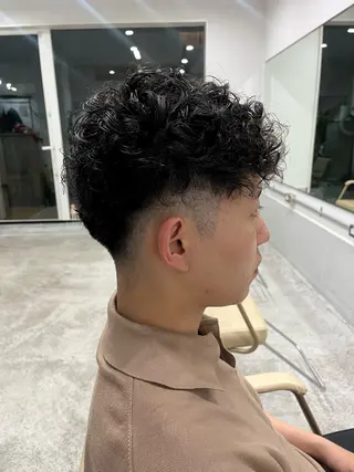 ショート パーマ メンズ Plug所属・薮内 かえでのヘアスタイル