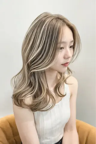 ミディアム Telasu所属・gata gataのヘアスタイル