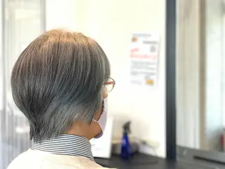 ショート 川村 綾のヘアスタイル