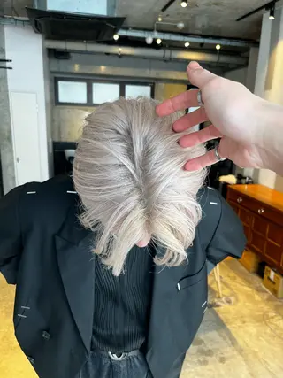 カラー ウルフとデザイン カラーの神のヘアスタイル