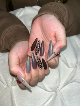 ネイル nail.salon .Reversalのネイルデザイン