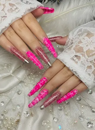 ネイル 24時間営業 UNABOMBAのネイルデザイン