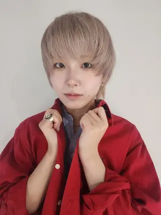 ショート カラー Backbocker所属・ハイトーン/ブリーチ /デザインカラーのヘアスタイル