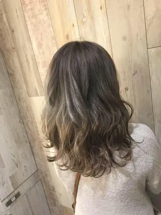 セミロング カラー エリアNo.1カラー ⭐️hikaru⭐️のヘアスタイル